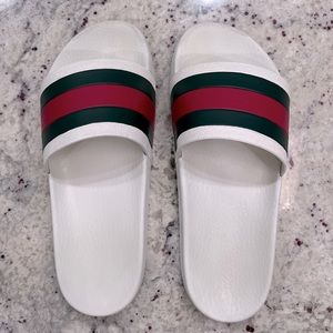 Authentic Gucci white slide.  Mens size 5. Women’s 7.5